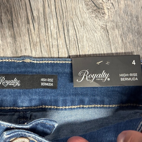 NWT! ROYALTY FOR ME HIGH-RISE BERMUDA SHORTS LADIES SIZE 4 - Picture 3 of 5